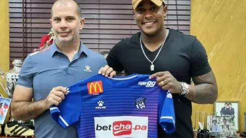 Harold Cummings vuelve al Árabe Unido después de varios años.