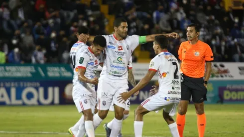 Álvaro Saborío anotando frente a Cartaginés (ADSC Oficial)