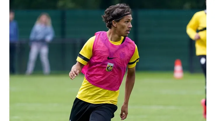 Enrico Dueñas regresó a los entrenamientos con Vitesse