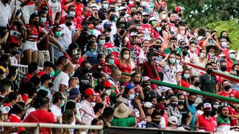 Aficionados en el estadio Chorotega de Nicoya (ADG Oficial)