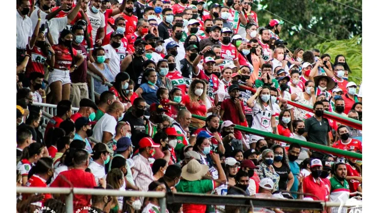 Aficionados en el estadio Chorotega de Nicoya (ADG Oficial)