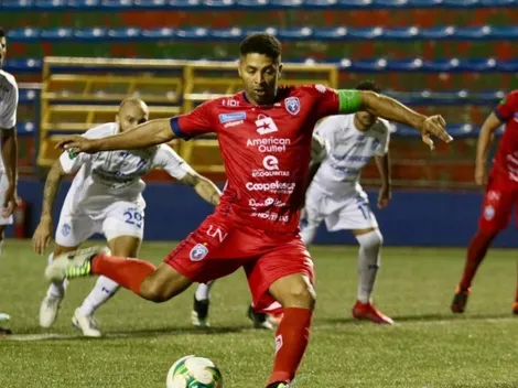 Álvaro Saborío firma otra página histórica el fútbol costarricense