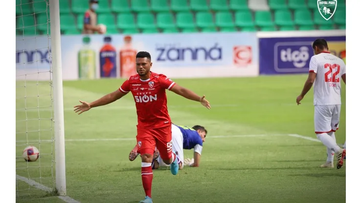 Rolando Blackburn suma su segundo tanto con los Guerreros Cruceños.