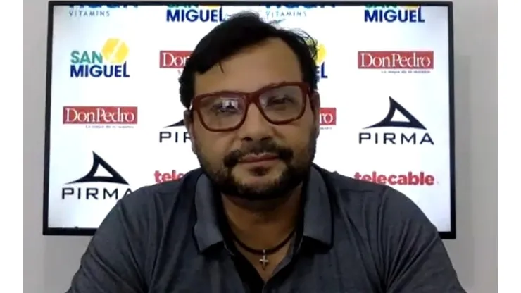 Jeaustin Campos fue cesado de su puesto como DT del CSH