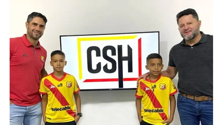 Pablo Salazar y Jafet Soto le dieron la bienvenida a Jeycot