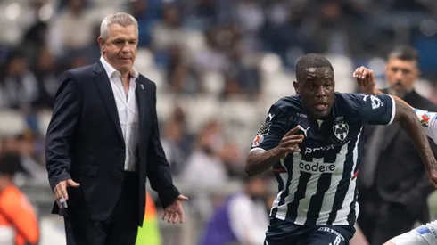 Joel Campbell se quedó sin técnico en Monterrey.