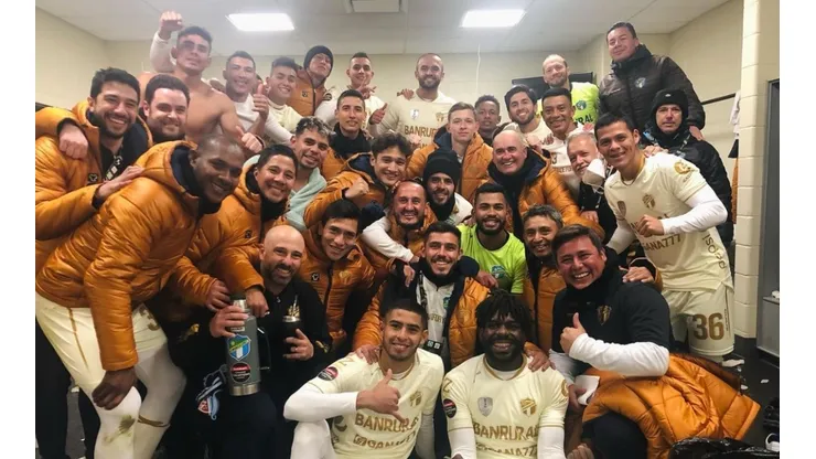Celebración blanca en casa ajena, luego del triunfo ante Colorado Rapids (Comunicaciones Oficial)