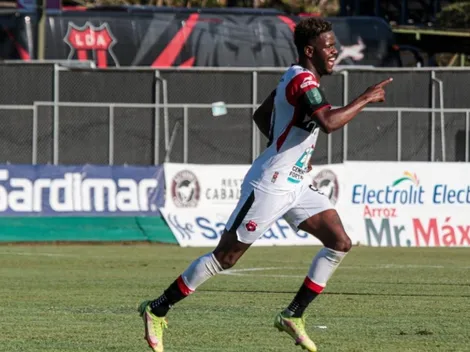 Alajuelense triunfa ante Jicaral y da respiro a Albert Rudé