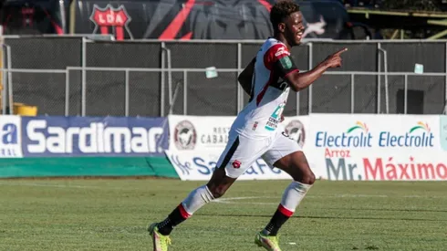 El panameño Freddy Góndola sigue demostrando su calidad en el torneo tico (LDA Oficial)