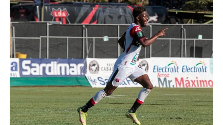 El panameño Freddy Góndola sigue demostrando su calidad en el torneo tico (LDA Oficial)