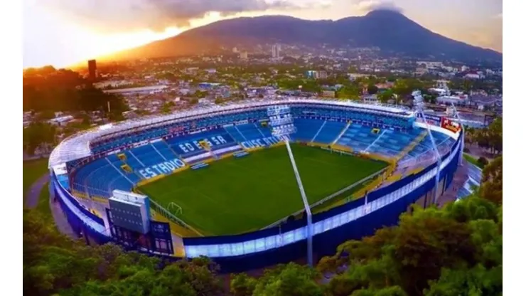 La federación salvadoreña decidió programar el juego ante Costa Rica a las 3 pm para que el calor afecte al rival.
