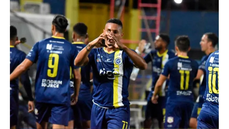 Jossimar Pemberton celebra una anotación en el Clausura 2022.