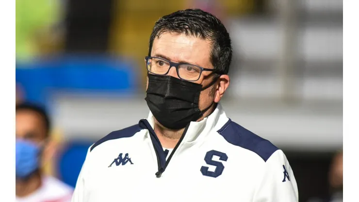 Iñaki Alonso no ocultó su molestia por el nuevo tropiezo de Saprissa