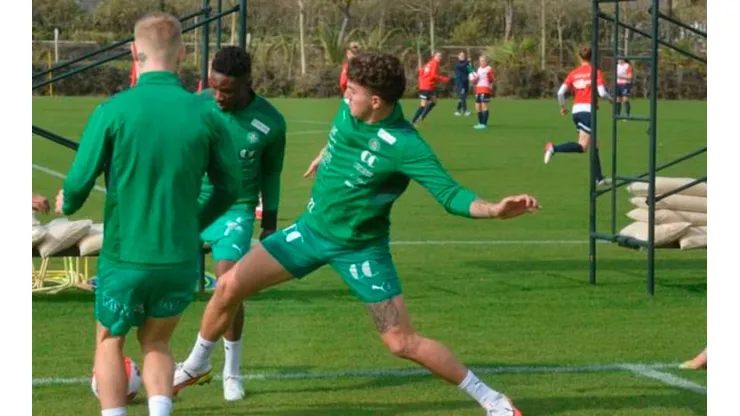 Fernán Faerro entrenando con su nuevo club de Noruega.