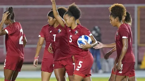Panamá Femenina golea a Barbados.