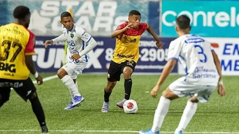 Jewisson Bennette con gran desempeño este jueves. (CSH Oficial)