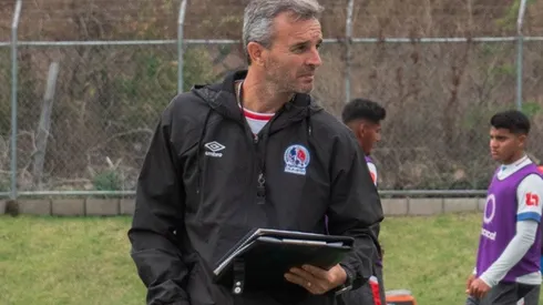 Lavallén está molesto por no poder jugar en el estadio Nacional