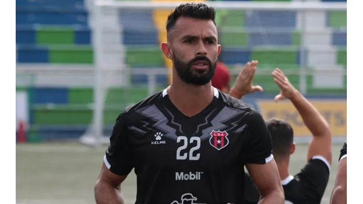 Giancarlo González considera que los equipos rivales "se matan" jugando contra La Liga porque desean estar ahí (LDA Oficial)