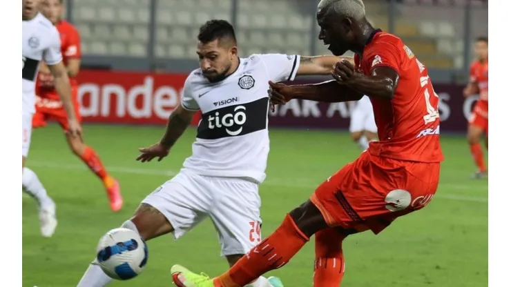 Abdiel Arroyo queda fuera de la Copa Libertadores.