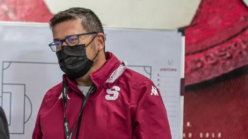 Los resultados no acompañan al timonel morado Iñaki Alonso (Saprissa Oficial)