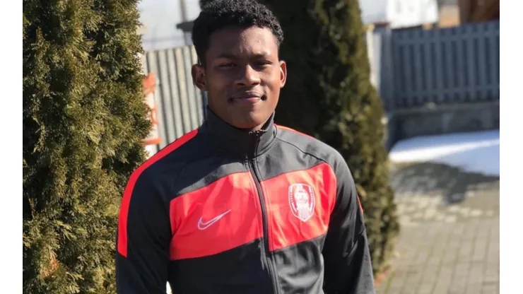 Orman Davis jugará en primera de Rumania.