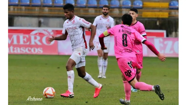 Fidel Escobar deja buenas sensaciones en su debut.