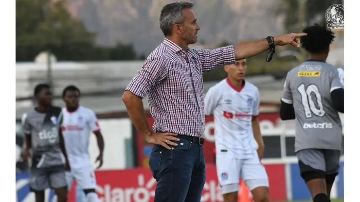 Pablo Lavallén habló también del fútbol hondureño
