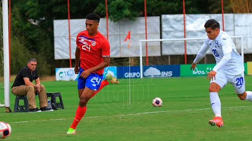 Luis Fernando Suárez, técnico de La Sele Mayor, observó el amistoso de los juveniles.