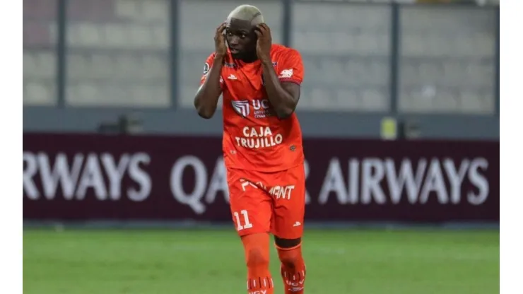 Abdiel Arroyo ingresó de cambio en la derrota de su equipo.