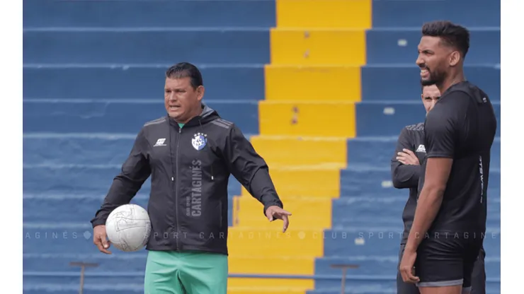 Geiner Segura y Marcel Hernández en un entrenamiento brumoso.