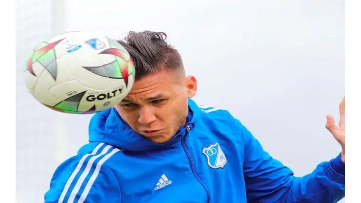 Juan Pablo Vargas se mantiene como titular indiscutible en su club.