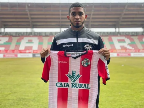 César Yanis ya posa con la indumentaria de su nuevo club