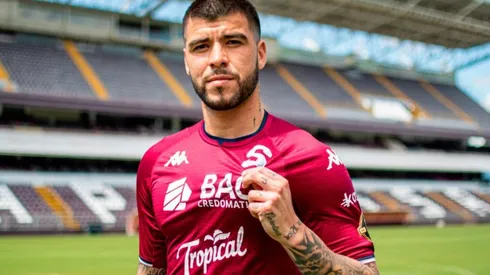 Presentación de Ulises Segura en Saprissa.