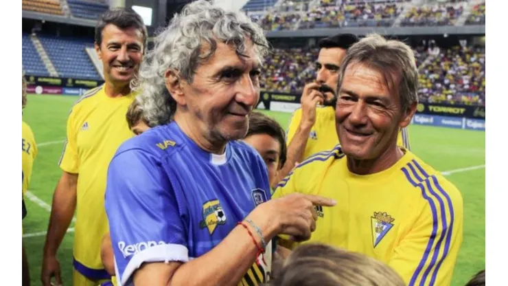 Cádiz y un divertido mensaje para el Mágico González