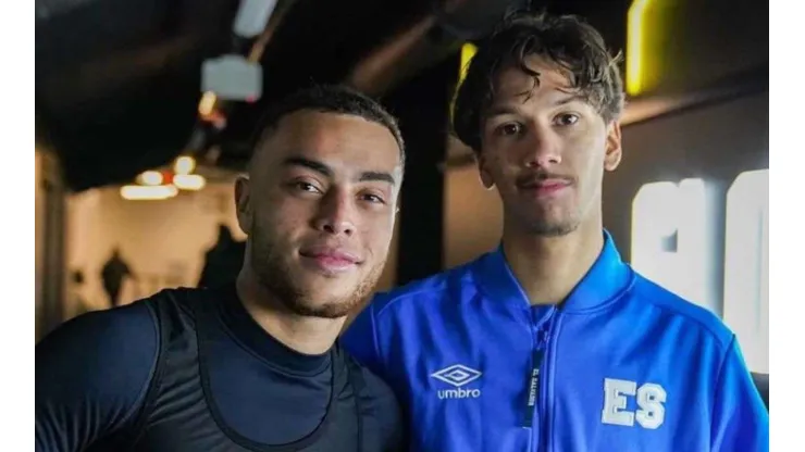 El obsequio que recibió Enrico Dueñas de Sergiño Dest
