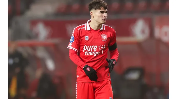 Manfred Ugalde es elegido en particular once ideal de la Eredivise