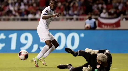 Thomas Christiansen defiende el partido de Fajardo.