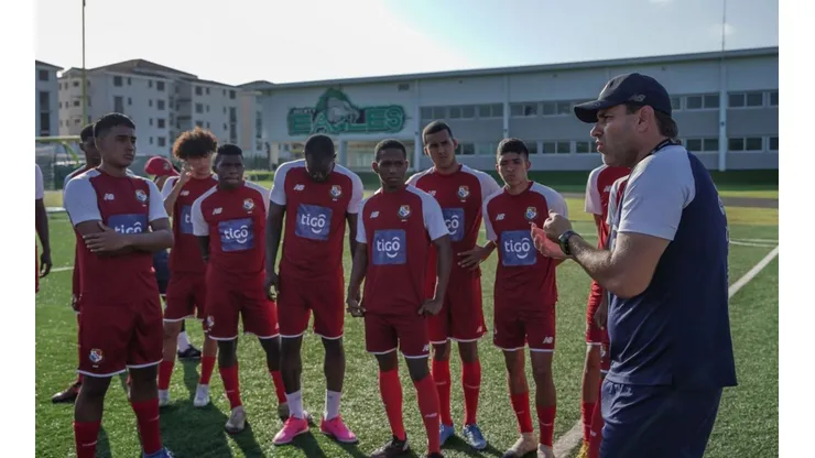 Manuel Arias: "Ayer Panamá recibió una invitación para el Torneo Esperanza Toulon".