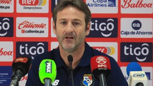 Thomas Christiansen entrega su lista de elegidos para eliminatoria.