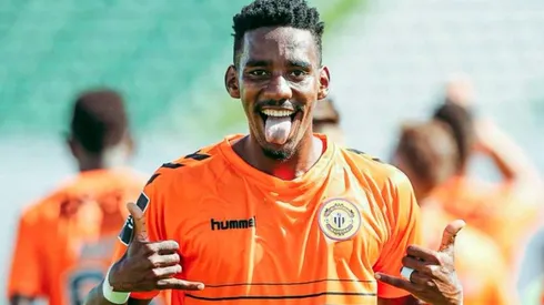 Bryan Róchez recibe importante distinción en Portugal