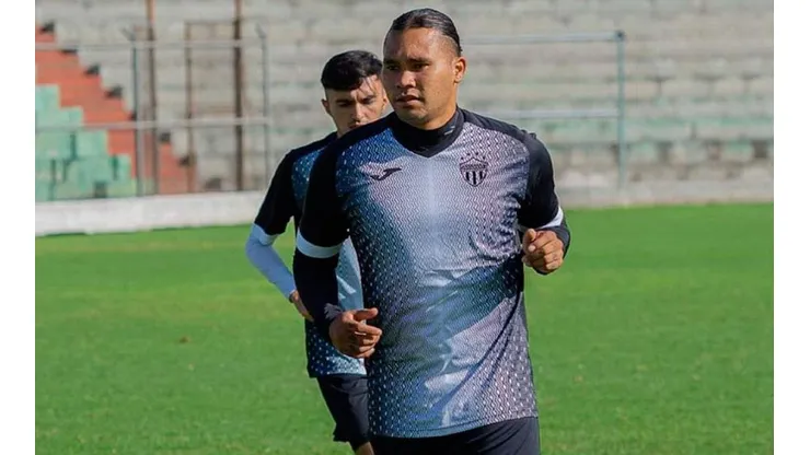 Carlos "Gullit" Peña se marcha de Antigua