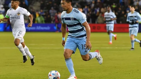 Roger Espinoza renueva con Sporting Kansas City de la MLS