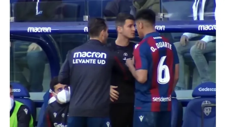 Momento en que Duarte y su compañero se encaran (Deportes Movistar)