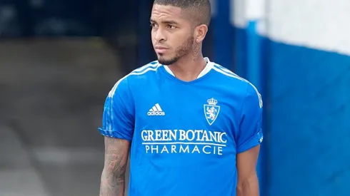 César Yanis y la situación de su poca participación en España.