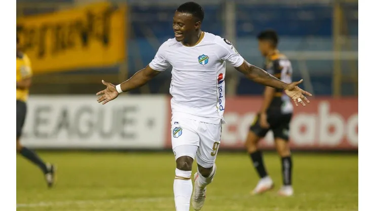 Junior Lacayo seguiría su carrera en Costa Rica