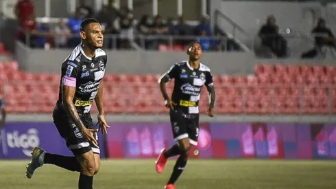 Ismael Díaz militará en el extranjero.