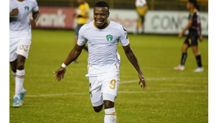 Junior Lacayo podría emigrar a Costa Rica