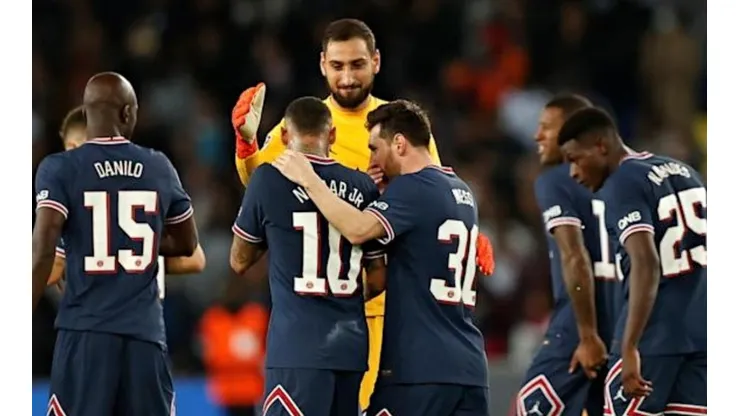 Junto a Lionel Messi, PSG informó a 5 futbolistas afectados por COVID-19