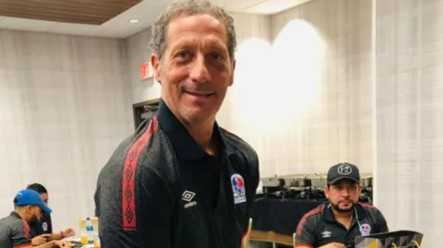 Pedro Troglio piensa en jugadores de Olimpia para reforzarse