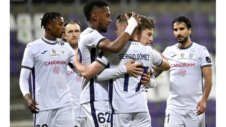 Amir Murillo titular en el triunfo de Anderlecht.